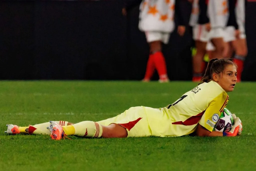 Lena Pauels Do Benfica Projeta Duelo Com Barcelona Na Champions E Aponta Caminhos Para O Futebol Feminino Português