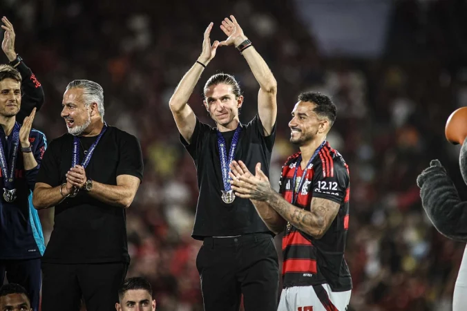 2025/12 — Filipe Luís Abre O Jogo Sobre Renovação Com O Flamengo: Entrave Por Cláusulas Europeias E Desabafo ‘não Depende Só De Mim’