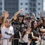 2025/12 — Festa Do Corinthians Na Copa Do Brasil: Trio Elétrico, Provocações A Rivais E Apelo Por ‘fica, Soldado’ Agitam Itaquera