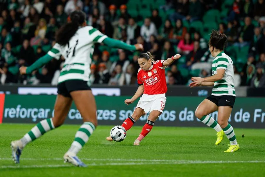 2025/12 — Lúcia Alves, Estrela Do Benfica, Na Mira De Gigantes Americanos: Transferência Inédita Para Os Eua Pode Marcar História No Futebol Feminino
