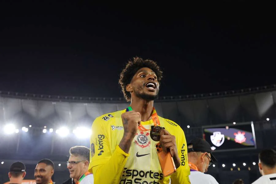2025/12 — Corinthians Recusa Proposta Do Milan Por Hugo Souza: Goleiro Valorizado Prioriza Libertadores E Sonho Da Copa Do Mundo Com Ancelotti