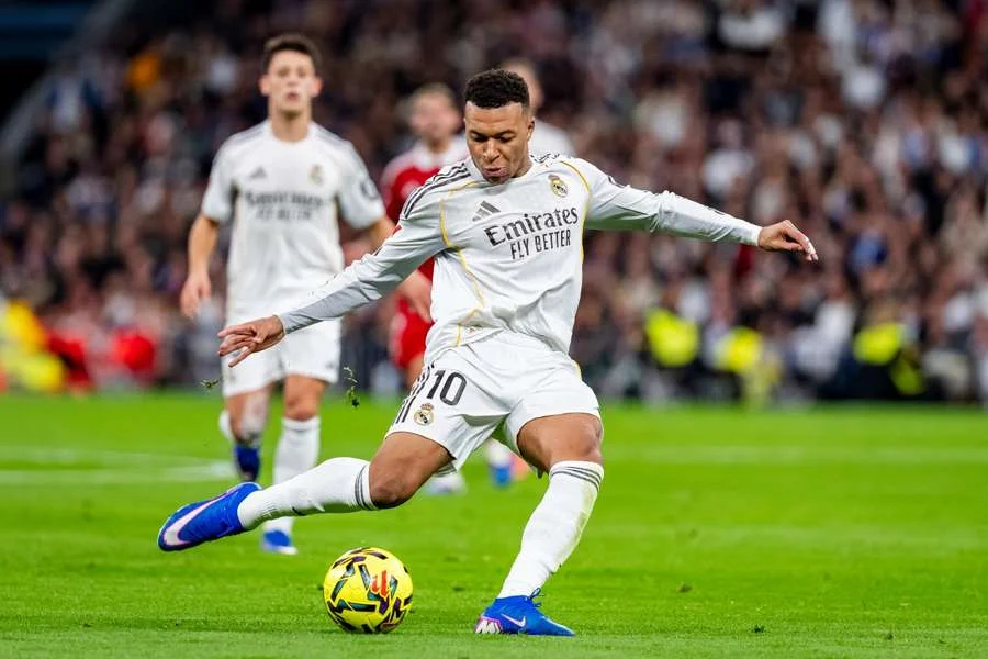 2025/12 — Mbappé Em Marrocos: Astro Francês Prestigia Brahim Díaz E A Seleção Em Jogo Decisivo Da Can 2025