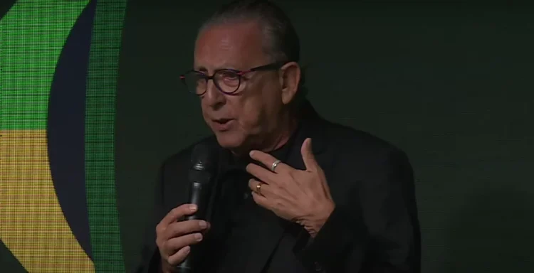 2025/12 — Galvão Bueno Se Pronuncia Após Natal Internado Com Sintomas De Pneumonia E Promete Retorno Em Fevereiro: ‘o Trabalho Não Deixou’