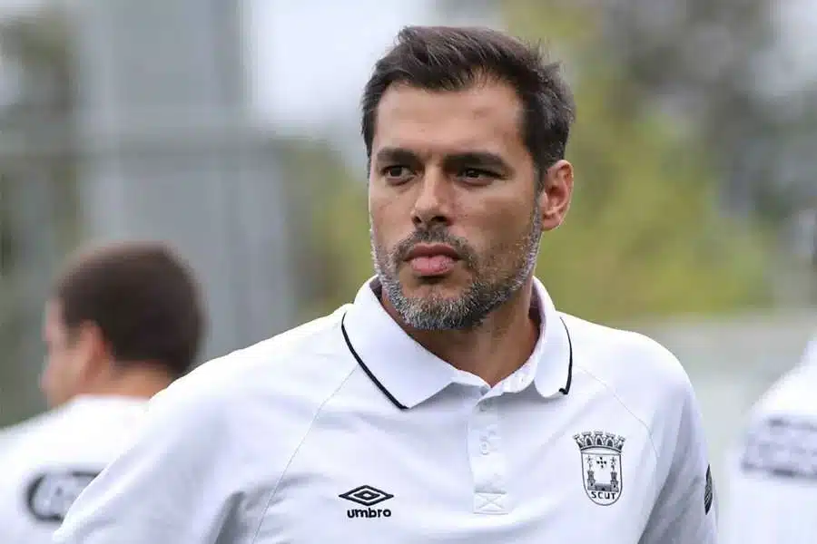 Fim Da Linha Para Vítor Martins: Torreense Confirma Saída Do Treinador Após Seis Derrotas Seguidas E Renovação Antecipada