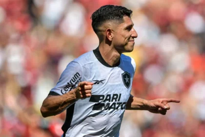 Crise Geopolítica Atinge O Botafogo: Savarino Fica Retido Na Venezuela Após Ataques Dos Eua E Atrasará Reapresentação Crucial