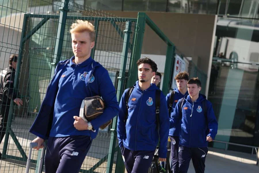 Fc Porto Inicia Estágio De Pré Temporada No Algarve Com Thiago Silva E Elenco Completo Visando Duelo Crucial Da Taça De Portugal Contra O Benfica