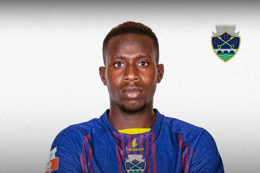 Gd Chaves Garante Tounkara Até 2028: Defensor Ex Vitória Sc E Internacional Pelo Mali Estende Vínculo