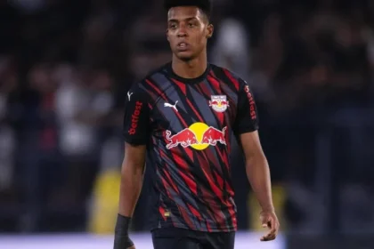 Vanderlan, Ex Palmeiras E Lateral Do Bragantino, Passa Por Cirurgia Cerebral Bem Sucedida Para Tratar Mav Rara