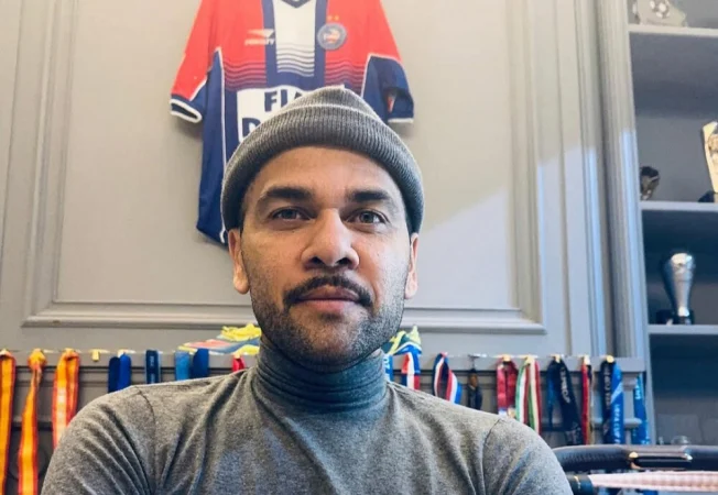 Daniel Alves, Aos 42 Anos, Prepara Retorno Surpreendente Aos Gramados Para Salvar Clube Que é Coproprietário Em Portugal