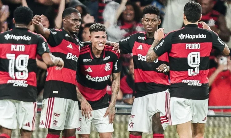 Voo Do Flamengo Enfrenta Mau Tempo E Faz Círculos Em São Paulo Antes De Pousar Em Guarulhos Para Estreia No Brasileirão