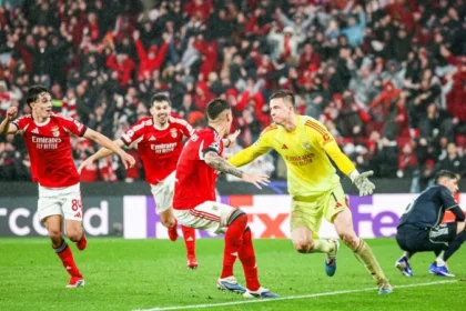 Real Madrid Leva Goleada Inesperada Do Benfica Por 4 A 2 Na Champions League E Despenca Para Os Playoffs; Psg Também Tropeça