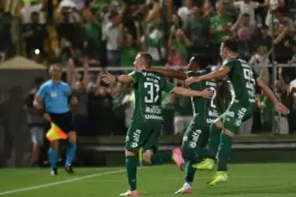 Santos Desaba Na Estreia Do Brasileirão: Chapecoense Vira Com Três Gols Em 17 Minutos E Impõe Revés De 4 A 2 Ao Peixe