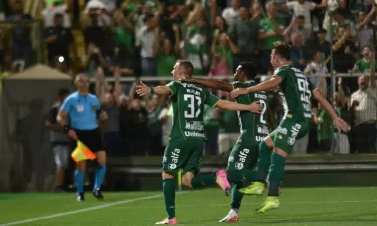 Santos Desaba Na Estreia Do Brasileirão: Chapecoense Vira Com Três Gols Em 17 Minutos E Impõe Revés De 4 A 2 Ao Peixe