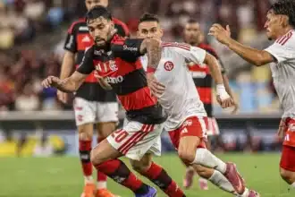 Flamengo E Internacional Empatam Em Jogo Tenso No Maracanã Com Vaias Da Torcida; Arrascaeta Marca De Pênalti