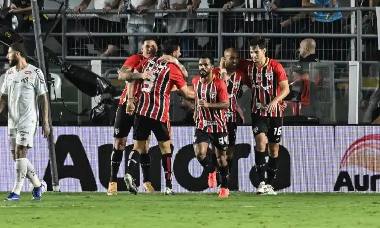 Crise Se Agrava No Santos Após Empate Com São Paulo Na Vila Belmiro Pelo Brasileirão; Vojvoda Pressionado E Crespo Respira Aliviado
