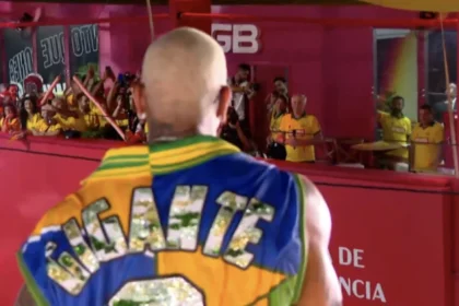 Carlo Ancelotti No Carnaval De Salvador: Léo Santana Pede Neymar Na Seleção Brasileira E Treinador Reage Com Sorriso Em Noite De Folia