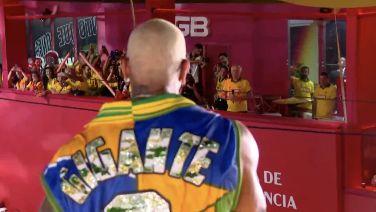 Carlo Ancelotti No Carnaval De Salvador: Léo Santana Pede Neymar Na Seleção Brasileira E Treinador Reage Com Sorriso Em Noite De Folia