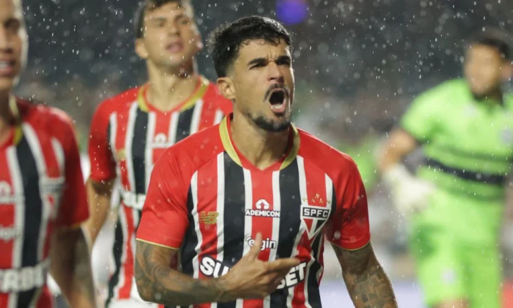 Com Gol De Pênalti Decisivo De Cauly, São Paulo Supera Coritiba Fora De Casa E Mantém Série Invicta No Brasileirão