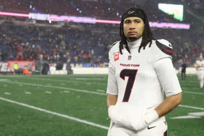 Houston Texans Blindam C.j. Stroud: Gerente Geral Garante Permanência Do Quarterback Apesar De Queda De Produção Pós Temporada De Calouro Brilhante