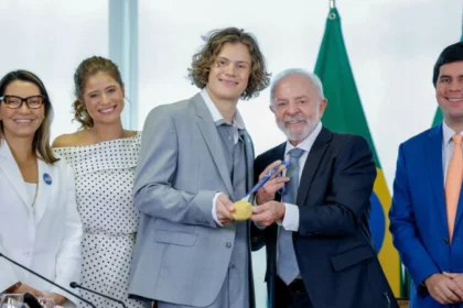 Lula Recebe Lucas Pinheiro, Medalhista De Ouro No Esqui Alpino, E Governo Anuncia Perenidade Da Lei De Incentivo Ao Esporte