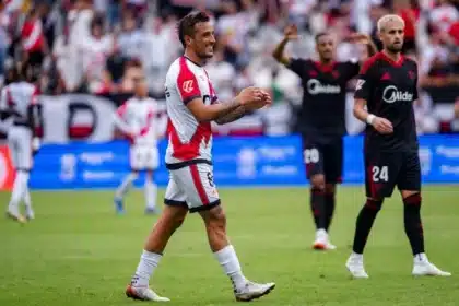 Óscar Trejo, Capitão E Ídolo, Anuncia Emocionante Adeus Ao Rayo Vallecano Após Nove Épocas: ‘levo O Rayo Na Alma’