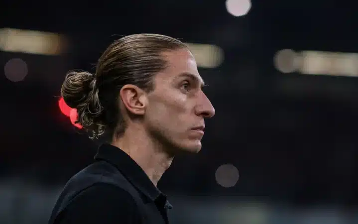 Filipe Luís Se Despede Do Flamengo “em Paz E De Cabeça Erguida” Após Ciclo Vitorioso Como Técnico E Jogador: Entenda O Legado Rubro Negro