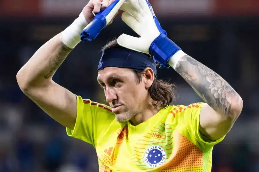 Cássio Sofre Lesão No Joelho E Desfalca Cruzeiro Na Final Do Mineiro Contra Atlético Mg; Matheus Cunha Assume O Gol