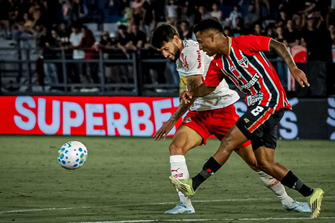 São Paulo Vira Pra Cima Do Red Bull Bragantino Fora De Casa, Emenda Segunda Vitória Com Roger Machado E Dispara Na Liderança Do Brasileirão 2026