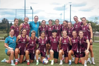 De ‘traidoras’ A Integradas: Jogadoras Iranianas Que Recusaram Cantar Hino Encontram Refúgio E Oportunidade No Futebol Australiano