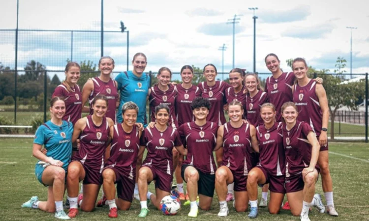 De ‘traidoras’ A Integradas: Jogadoras Iranianas Que Recusaram Cantar Hino Encontram Refúgio E Oportunidade No Futebol Australiano