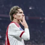Mercado Da Bola Ferve: Manchester United Abre Disputa Oficial Por Mika Godts, Estrela Do Ajax Avaliada Em €25,2 Milhões E Líder Em Contribuições Na Eredivisie