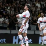 São Paulo Perde Liderança Do Brasileirão Para Palmeiras Após Derrota Para Atlético Mg; Lucas Moura Sofre Suspeita De Fratura Em Jogo Decisivo