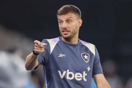 Martín Anselmi, Ex Fc Porto, Demitido Do Botafogo: Fracassos Na Libertadores E Crise Interna Selam Saída Do Técnico