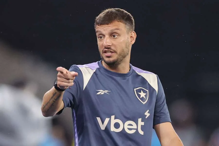 Martín Anselmi, Ex Fc Porto, Demitido Do Botafogo: Fracassos Na Libertadores E Crise Interna Selam Saída Do Técnico