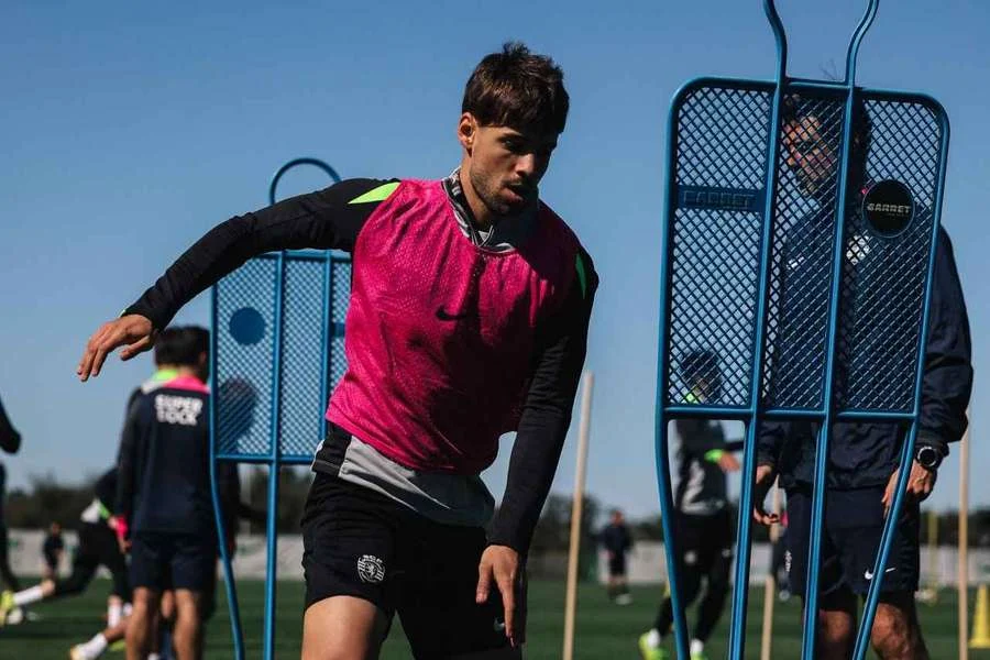 Rui Borges Recorre à Equipa B Do Sporting: 11 Jovens Reforçam Treinos Diante De 17 Desfalques Por Lesão E Seleções