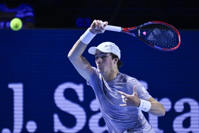Frustração No Madrid Open: João Fonseca Quebra Raquete Após Perder Para Rafael Jódar Em Duelo De Jovens Promessas E Se Despede Do Torneio