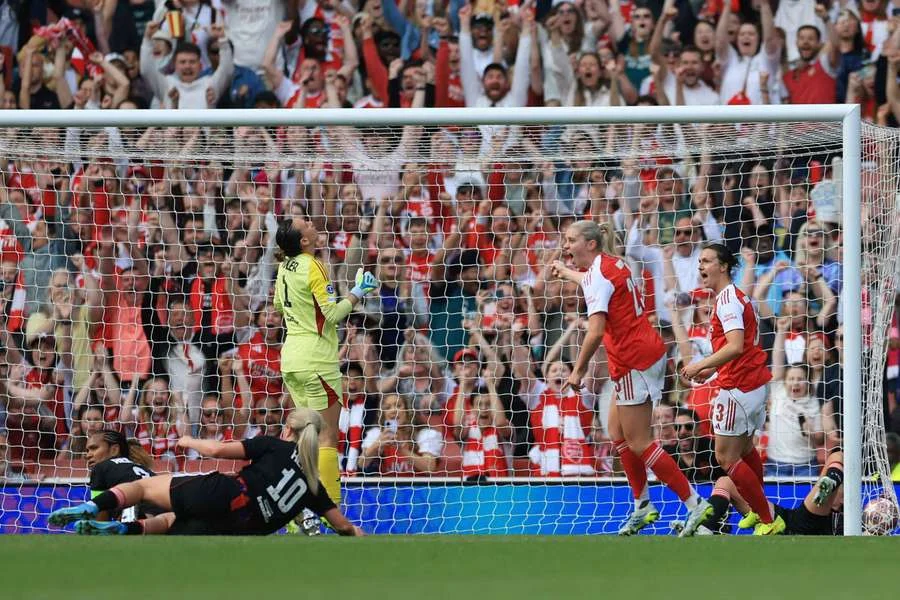 Virada Épica No Emirates: Arsenal Supera Ol Lyon Com Erros Cruciais E Garante Vantagem Na Liga Dos Campeões Feminina