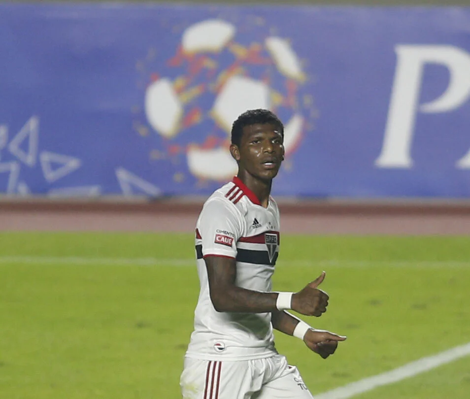 Arboleda ‘some’ Do São Paulo E Viaja Para O Equador Sem Avisar; Clube Está Sem Contato E Zagueiro Vira Desfalque No Brasileirão