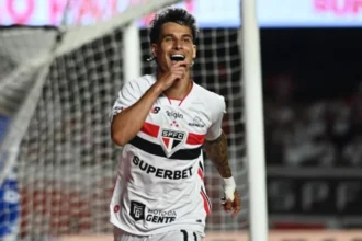 Com Hat Trick De Ferreirinha, São Paulo Goleia Cruzeiro Por 4 A 1, Dorme Na Vice Liderança E Alivia Pressão Sobre Roger Machado No Brasileirão 2026