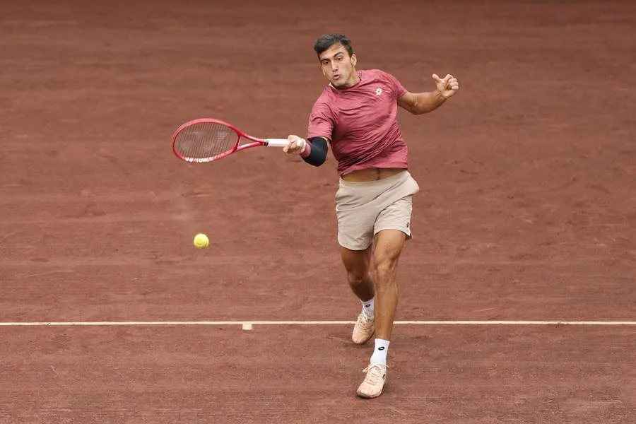 Román Andrés Burruchaga Brilha No Saibro De Houston, Garante Vaga Inédita Na Final Do Atp E Projeta Salto No Ranking Mundial