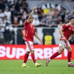 Corinthians Aprofunda Crise Ao Perder Para O Internacional E Chega A Inaceitáveis Nove Jogos Sem Vitória No Brasileirão; Pressão Aumenta Sobre Dorival Júnior E Lingard Estreia Apagado