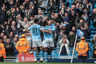 Drama E Gigantes: Manchester City E Chelsea Confirmam Vagas Nas Semifinais Da Taça De Inglaterra, Enquanto Leeds E Southampton Surpreendem Rumo A Wembley