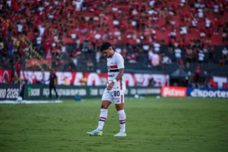 São Paulo Sofre Com Desfalques Cruciais, Perde Para O Vitória Por 2 A 0 No Barradão E Freia Ascensão No Brasileirão