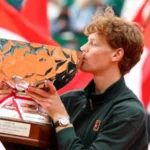 Jannik Sinner Dethrona Carlos Alcaraz Em Monte Carlo, Conquista Masters 1000 E Alcança O Ranking De Número 1 Do Mundo