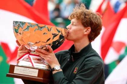 Jannik Sinner Dethrona Carlos Alcaraz Em Monte Carlo, Conquista Masters 1000 E Alcança O Ranking De Número 1 Do Mundo