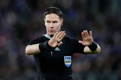 Uefa Define Árbitros Para Decisões Na Liga Europa: Danny Makkelie Comanda Fc Porto E Davide Massa Apita Sc Braga Em Jogos Cruciais