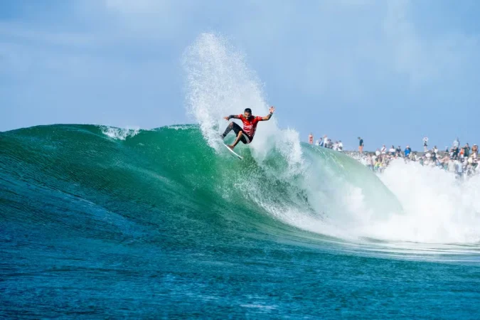 Filipe Toledo Domina Duelo De Campeões E Elimina Gabriel Medina Com Bateria Impecável Em Gold Coast, Austrália