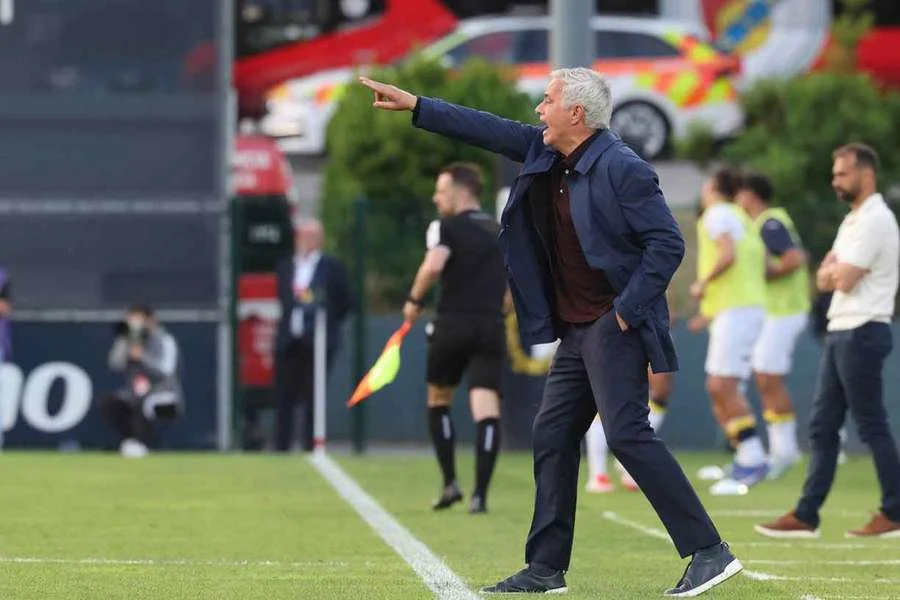 Mourinho Lança Desafio E Promete ‘milagre’ Para Benfica Superar Sporting Na Liga Portugal