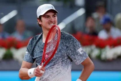 João Fonseca Oscila Em Roma, Perde De Virada Para Medjedovic Em Jogo Dramático E Foca Em Roland Garros