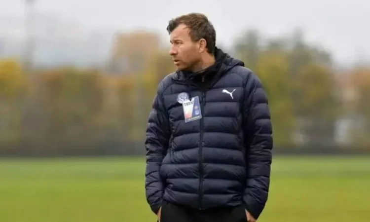 Escândalo No Futebol Feminino: Ex Jogadora Tcheca Detalha Como Técnico Filmou Atletas No Chuveiro Por Quatro Anos E Compartilhou Gravações Íntimas